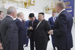 Le numéro un nord-coréen a déjà visité mercredi en compagnie du président russe Vladimir Poutine le cosmodrome de Vostotchny.